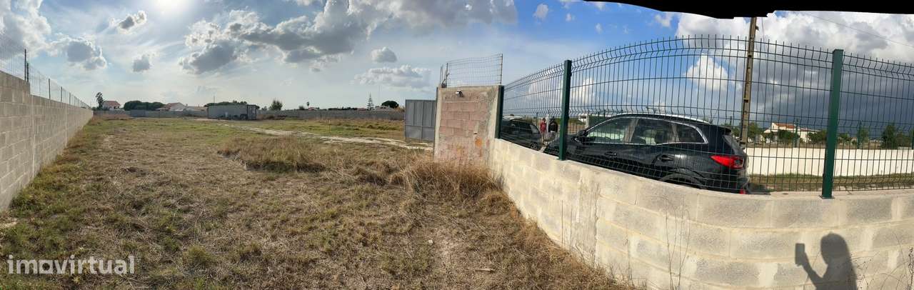 Terreno em Samora Correia - 2500m² com utilidades-2