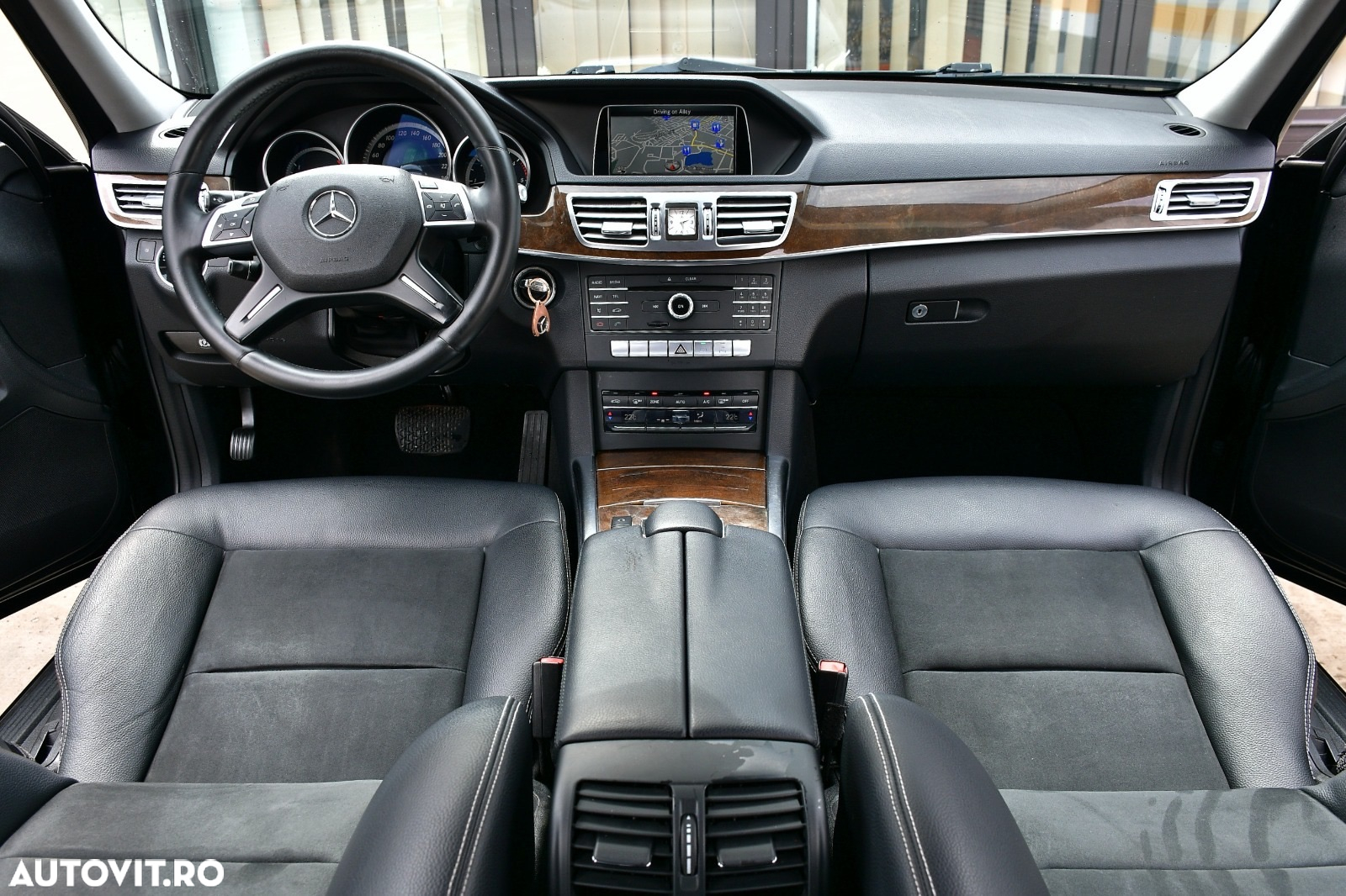 Mercedes-Benz E 200 T BlueTEC 7G-TRONIC Elegance - 10