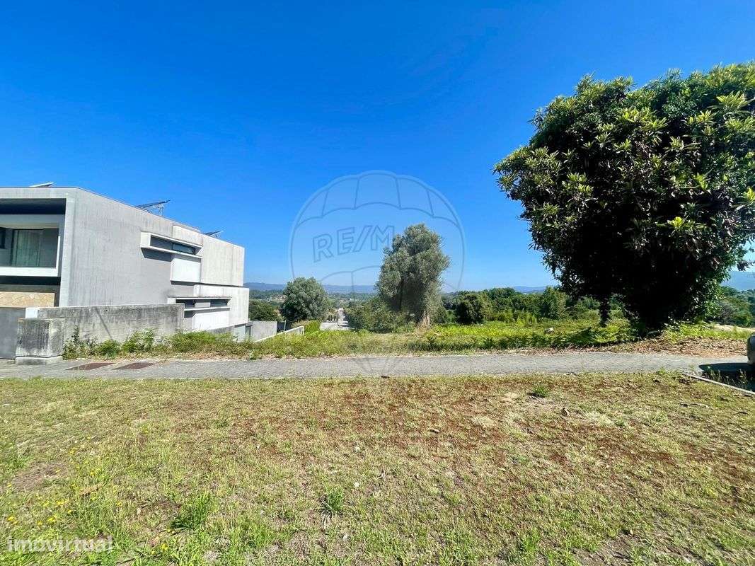 Terreno p/ construção de moradia individual situado em Navarra, Braga - Grande imagem: 4/7