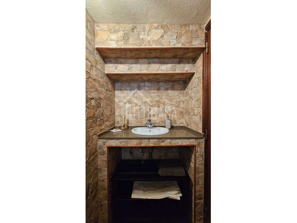 Moradia T3+1 na Venda do Pinheiro-33