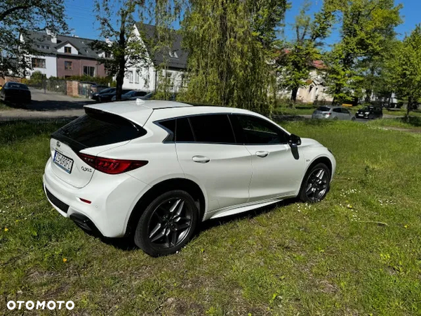 Infiniti Q30 2.0t Sport AWD 7DCT - 33