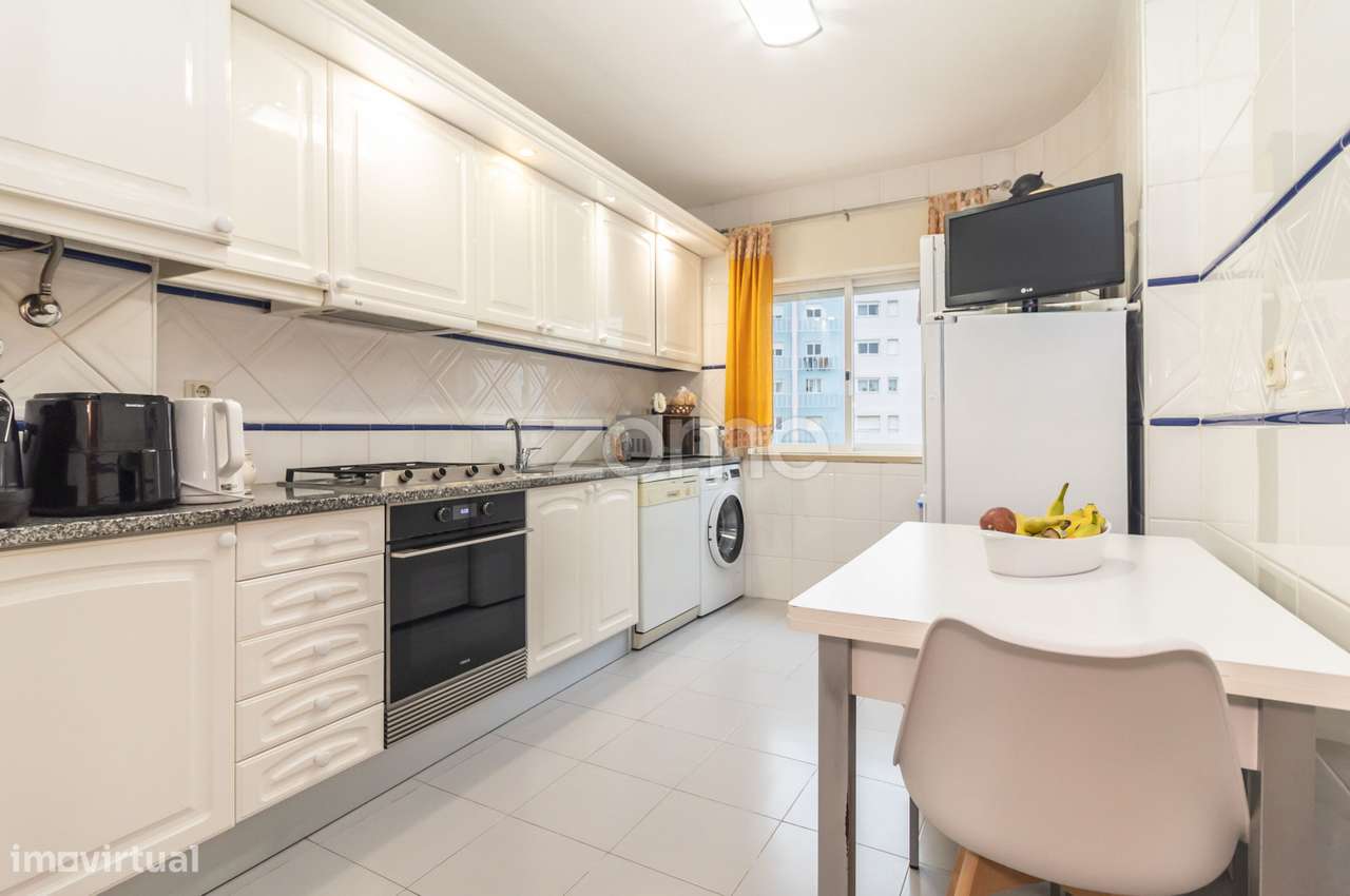 T2 com elevador e arrecadação em Santa Marta do Pinhal - Grande imagem: 2/15