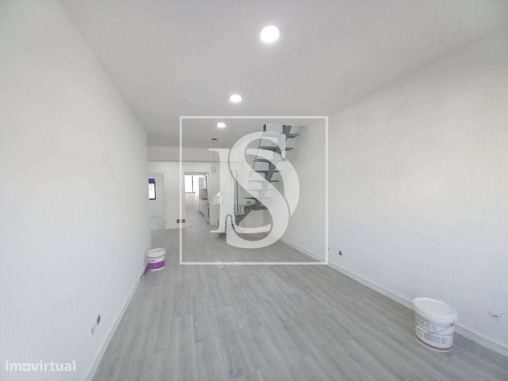 Apartamento Duplex T4 c/garagem - Totalmente Remodelado – Costa da Cap - Grande imagem: 3/43