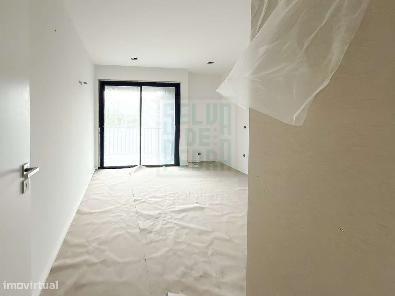 Moradia de 3 frentes V4 Famalicão-24