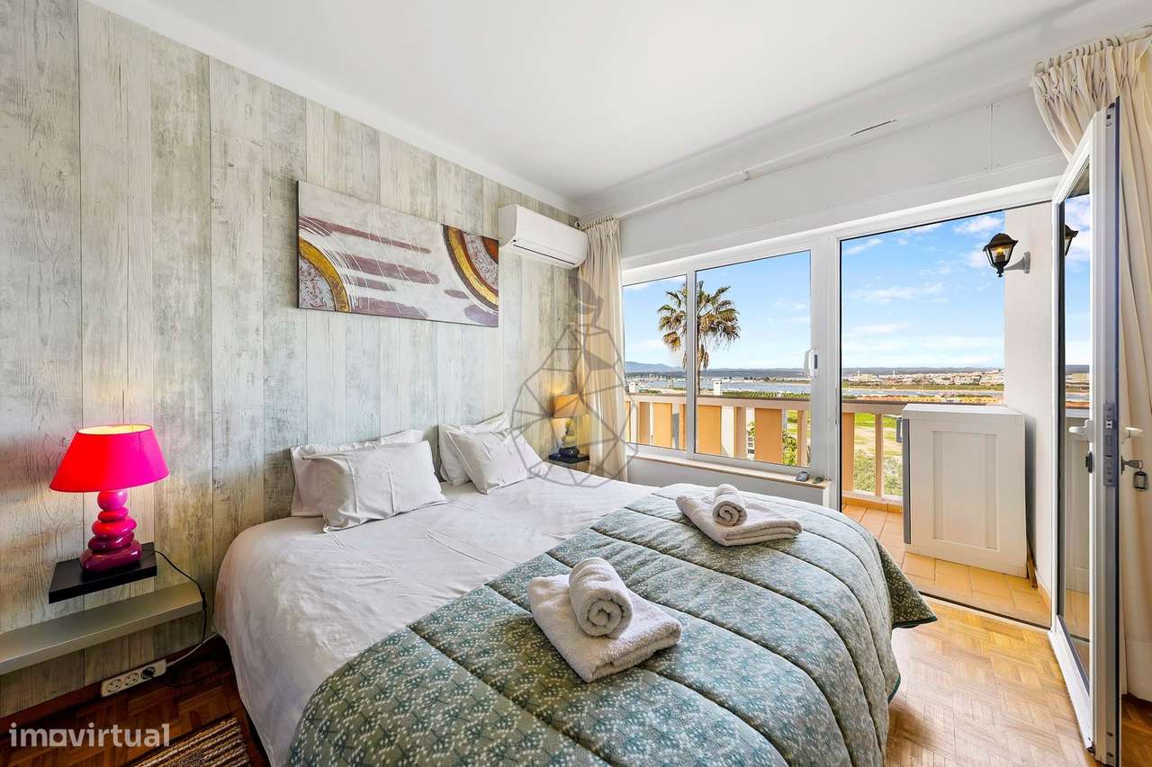 Apartamento T1  com Garagem e Piscina  no Coração da Praia da Rocha-25