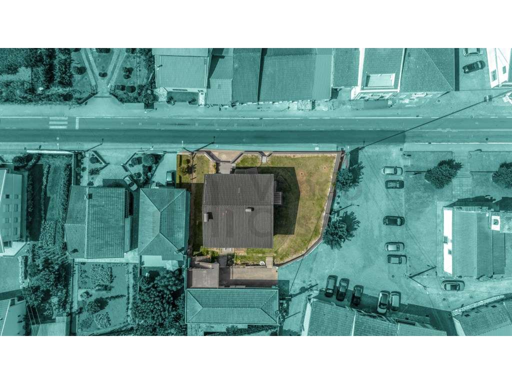 Vende-se Moradia-Habitação - Serviços-Braga - Grande imagem: 5/59