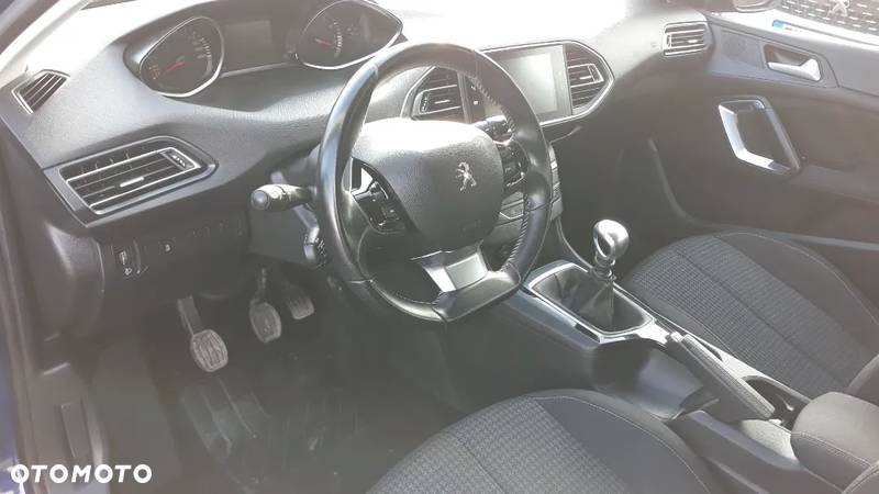 Peugeot 308 1.2 PureTech Business Line S&S - 14