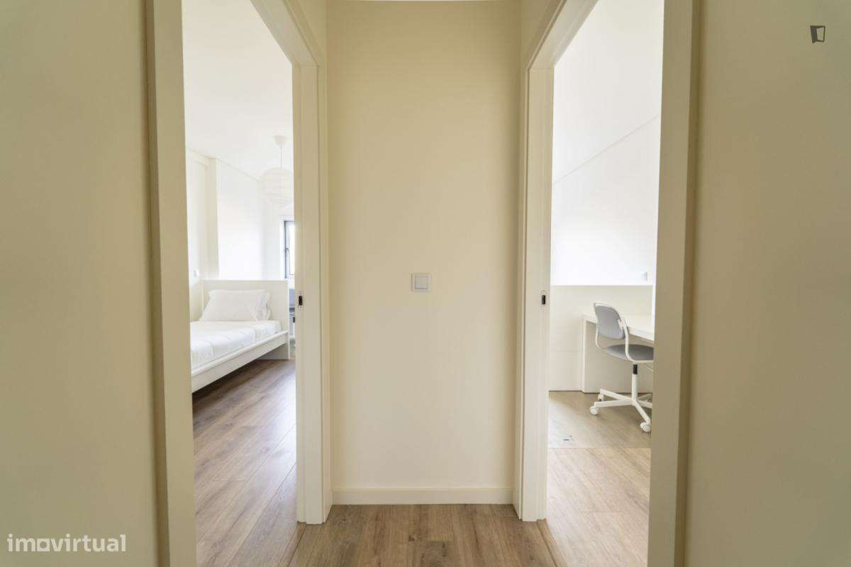 Quarto - localizado em Sé de Braga e São Lázaro Braga - Grande imagem: 3/7