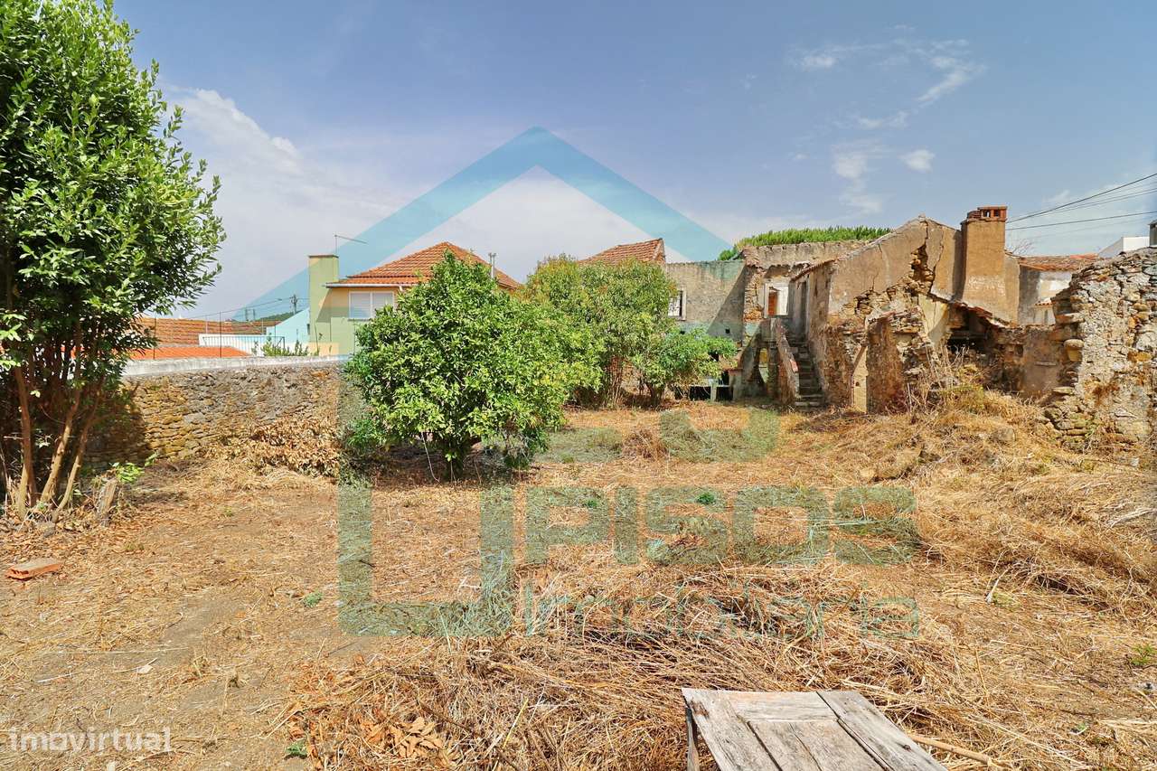 Moradia para recuperar 323 m², dois pisos, 25 minutos de Torres Vedras-9