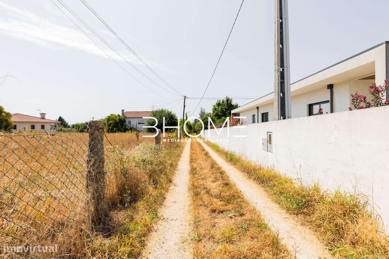 Moradia T4 c/ 670m2 de quintal + Terreno independente com 1.300m2-3