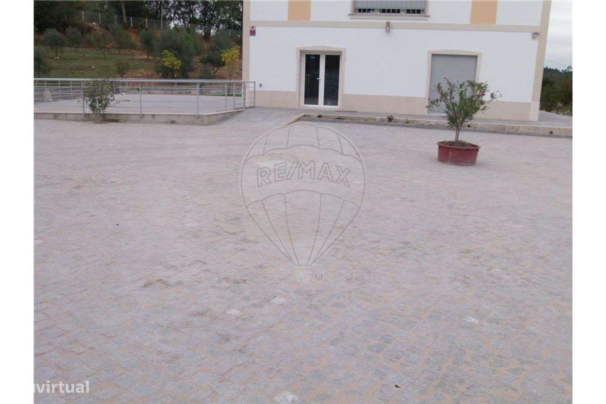 Loja para arrendamento - Grande imagem: 3/3