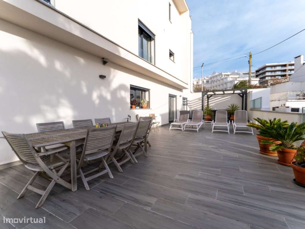 Apartamento T4 com Vista Mar, Terraço e Garagem na Nazaré-22