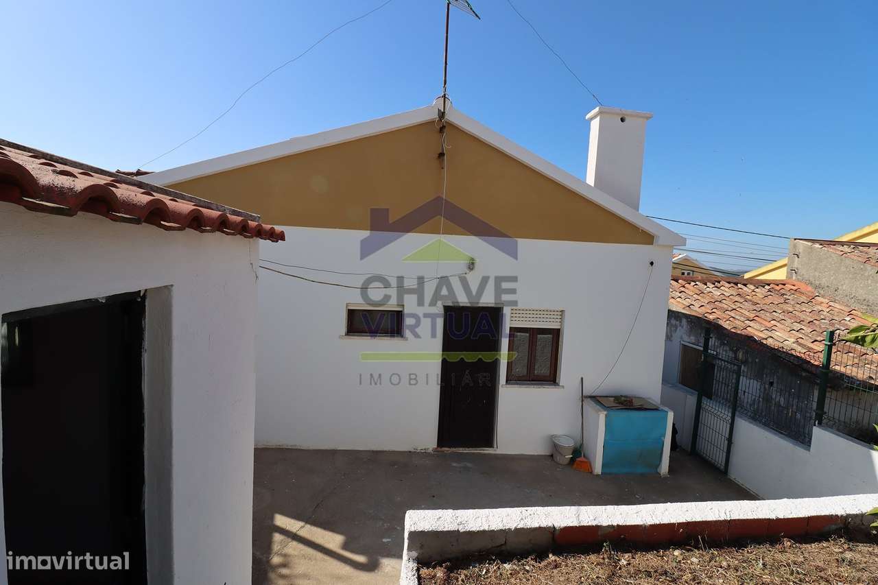 Moradia V3 com garagem e anexo  – Concelho Torres Vedras-25