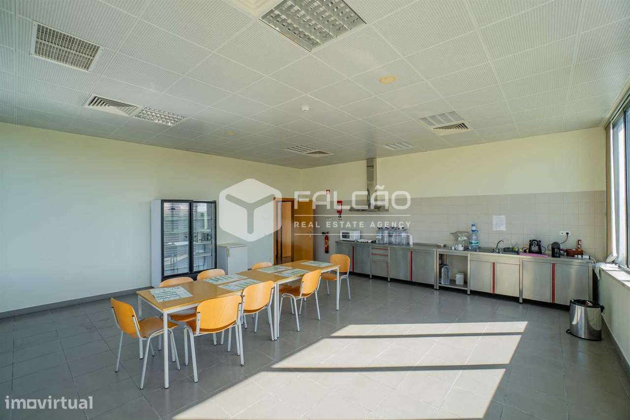 Armazém  Venda em Romeira e Várzea,Santarém-11