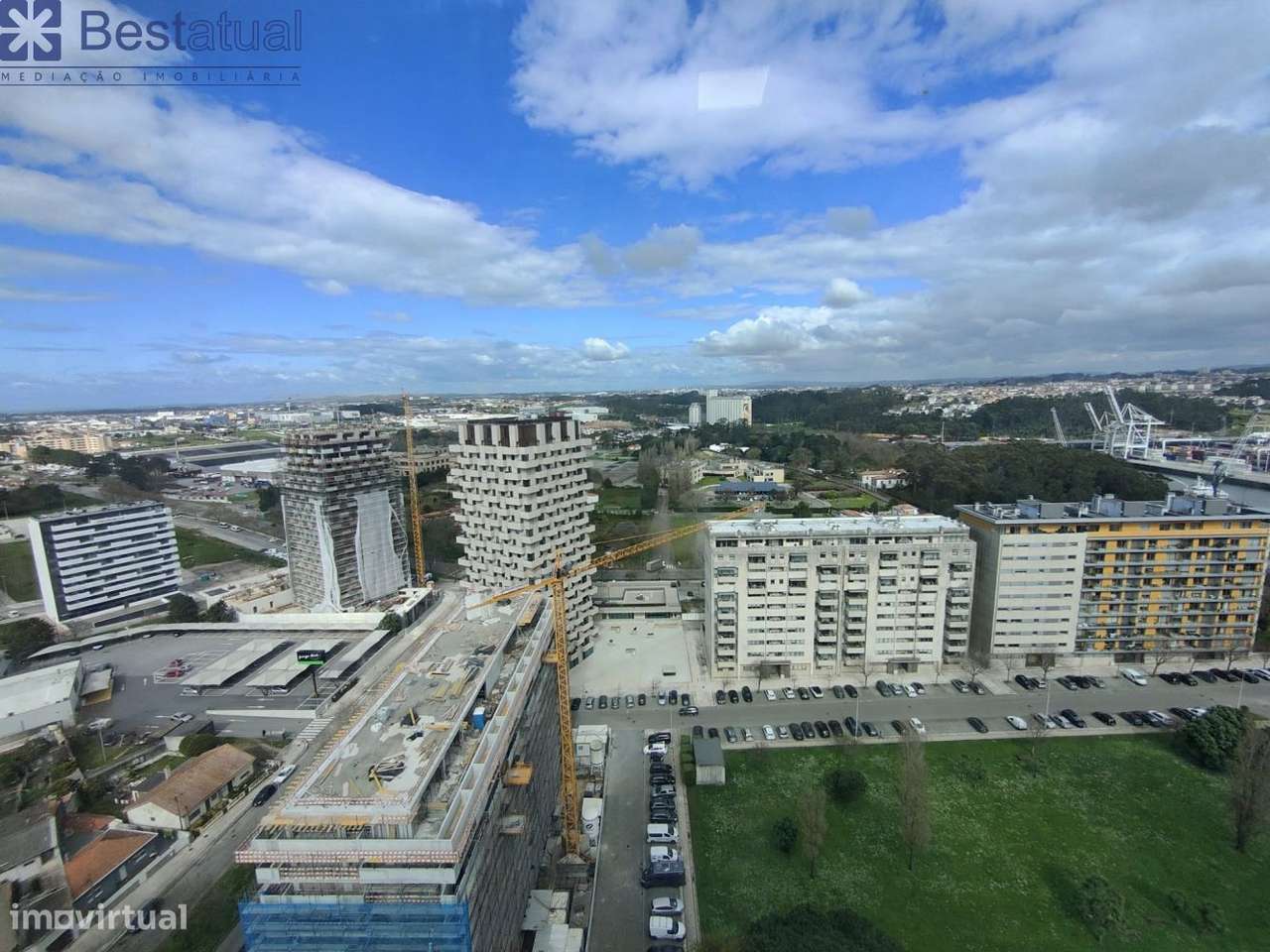 T 3 - 2 Suites -Cond. fechado -Vistas deslumbrantes-28