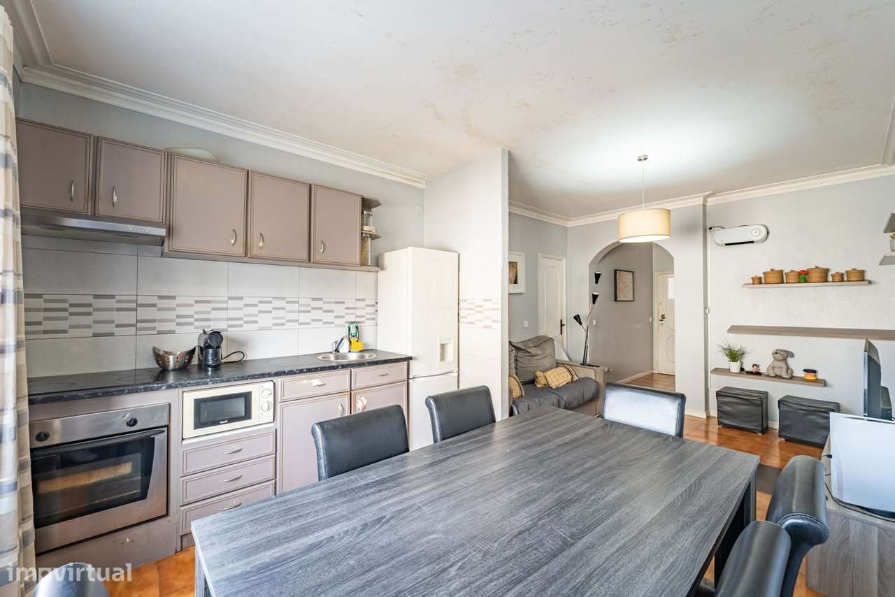 Apartamento T1  muito bem localizado a 10 minutos a pé da Estação de m - Grande imagem: 3/16