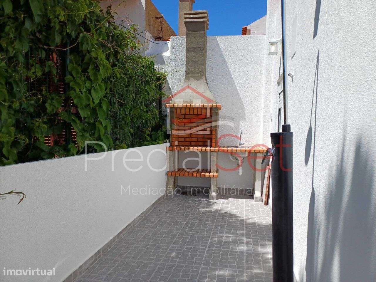 Moradia T2- Com Logradouro a 50m da Praia - Grande imagem: 5/37