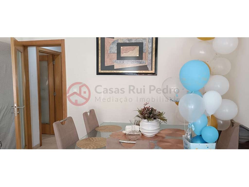 Excelente Apartamento T2 em Corroios-5
