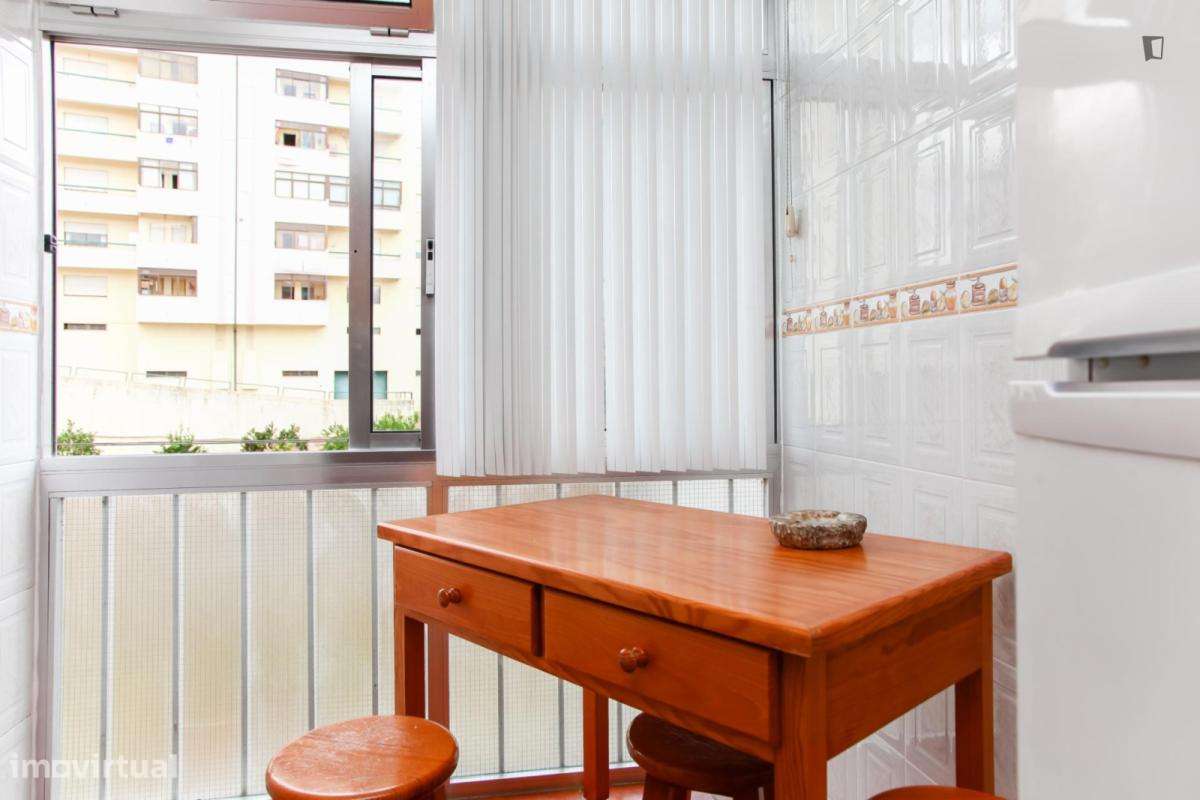 Quarto - localizado em Arregaça Coimbra - Grande imagem: 3/12