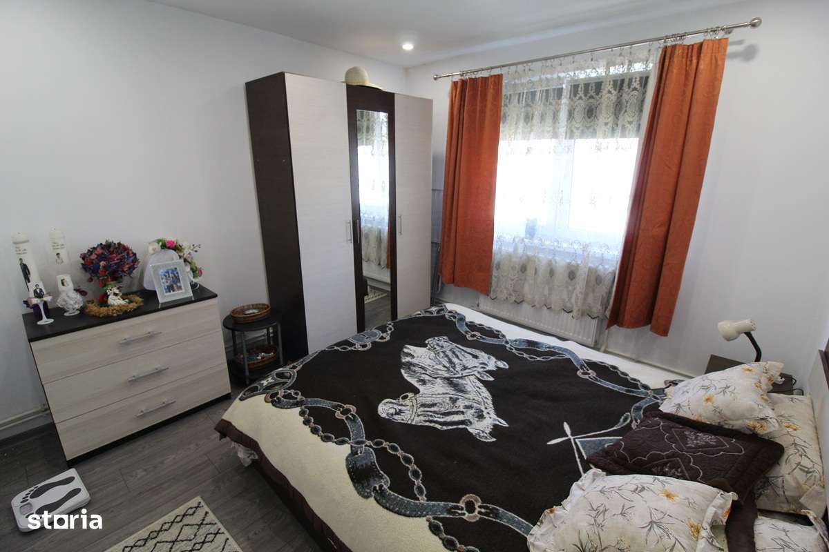 Vând apartament 2 camere în Hunedoara, zona M5-Str.Rândunicii, 40mp .. - Imagine principală: 4/9