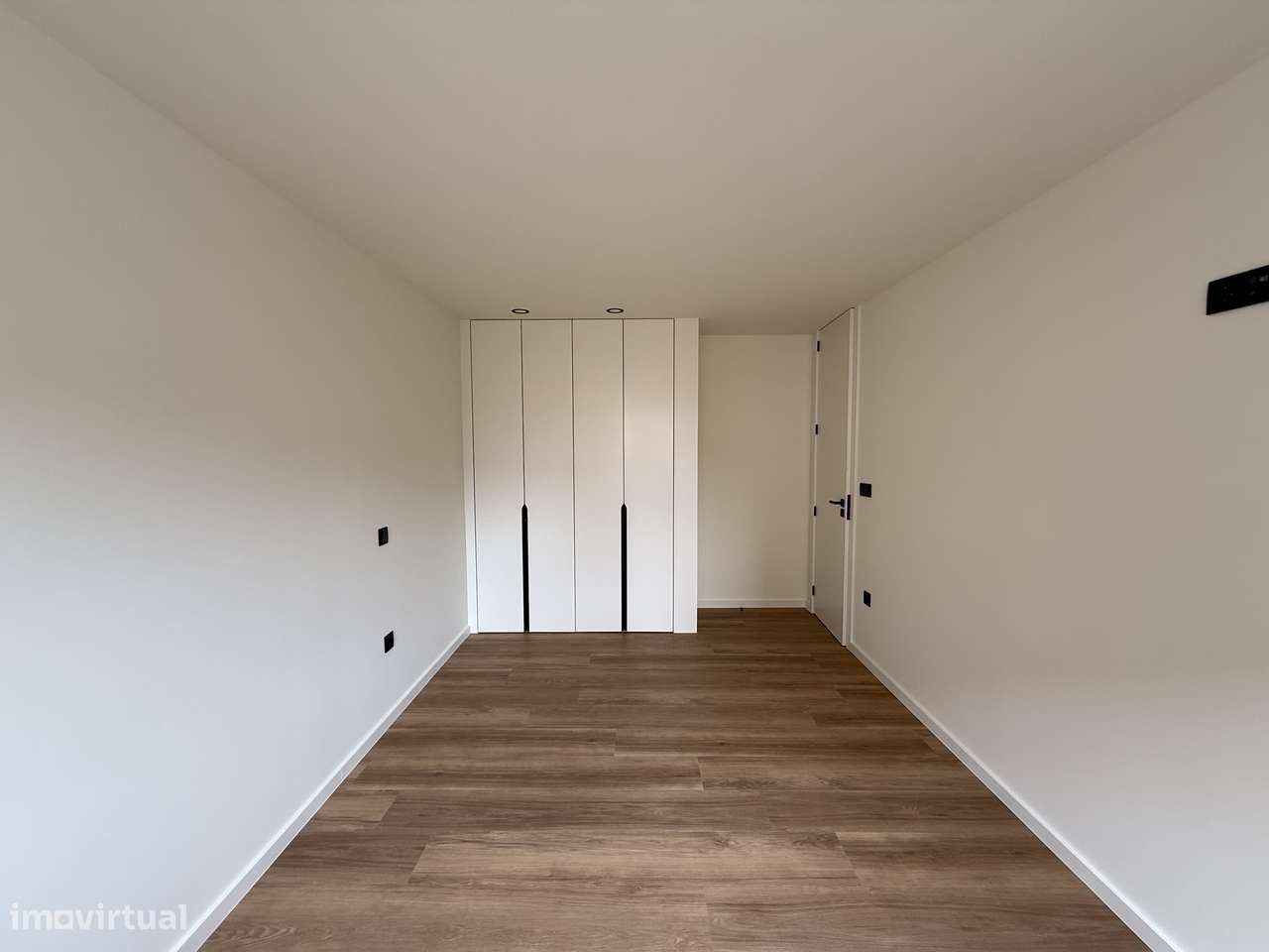 Apartamento T 3  com boas áreas remodelado junto à praia-19