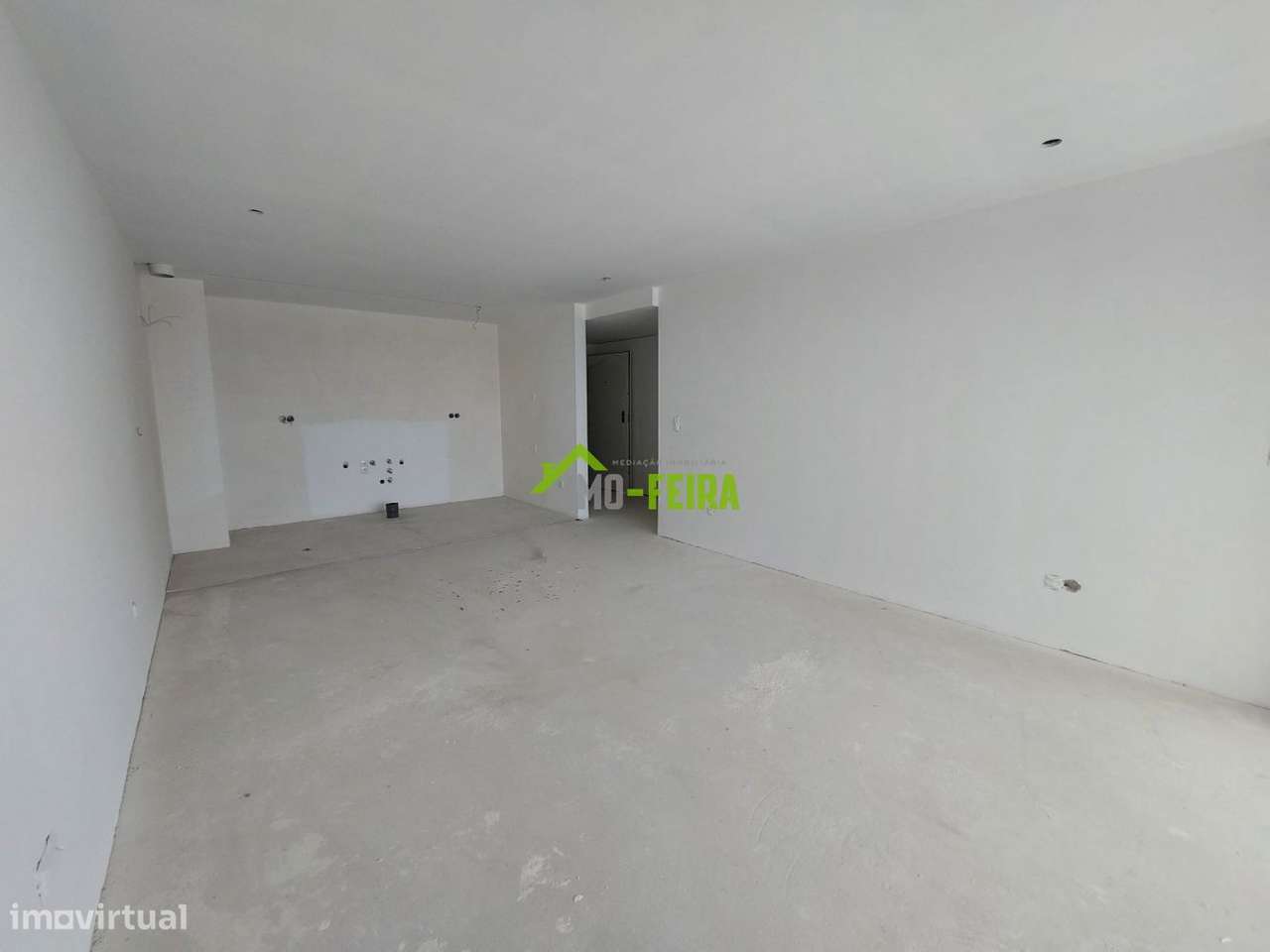 Apartamento T2 Novo, São João da Madeira-17