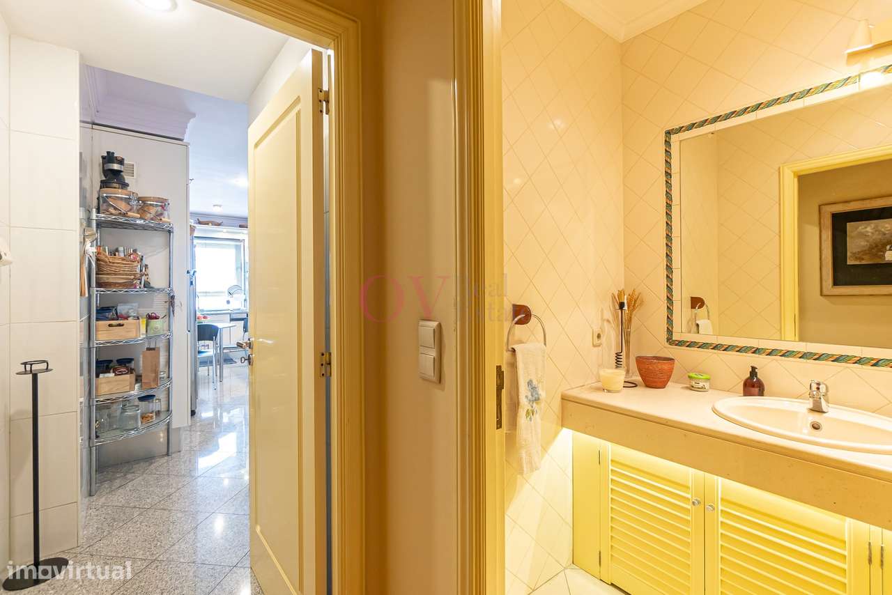 Para venda, apartamento T5 Rua Domingos Sequeira Porto, com varandas,-19