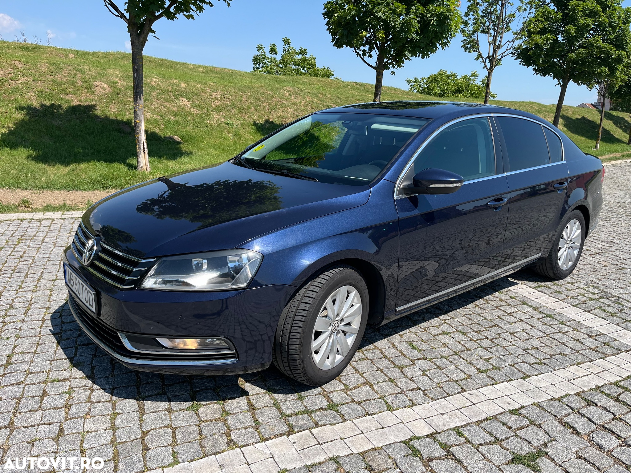 Volkswagen Passat Variant 2.0 TDI Blue TDI Highline - 5