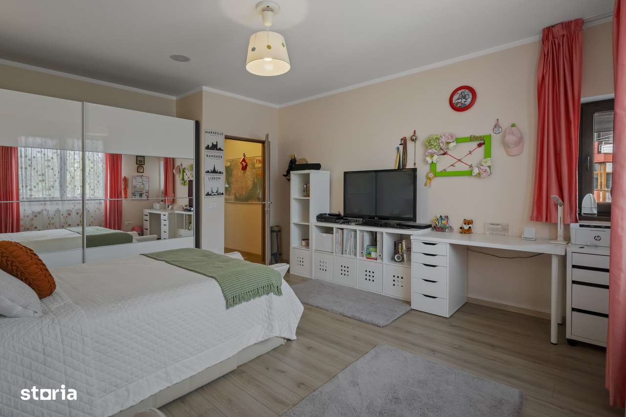 Vilă Spațioasă Cu 6 Camere-16