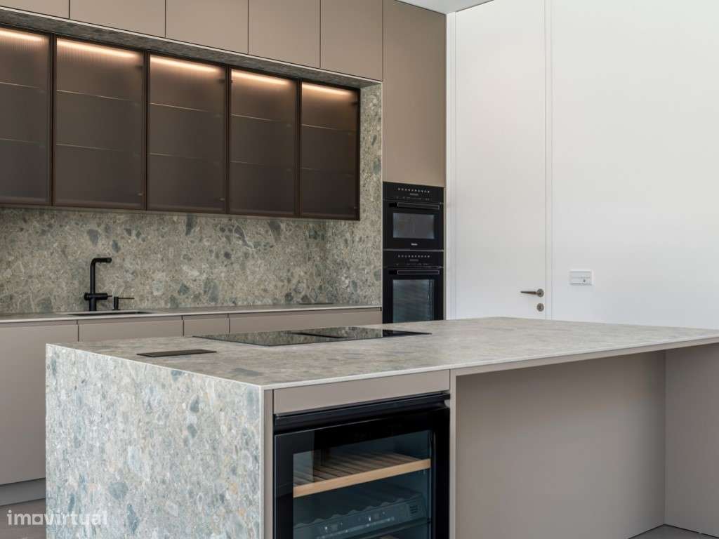 Moradia de excelência em fase final de construção junto à Lagoa de ...-8