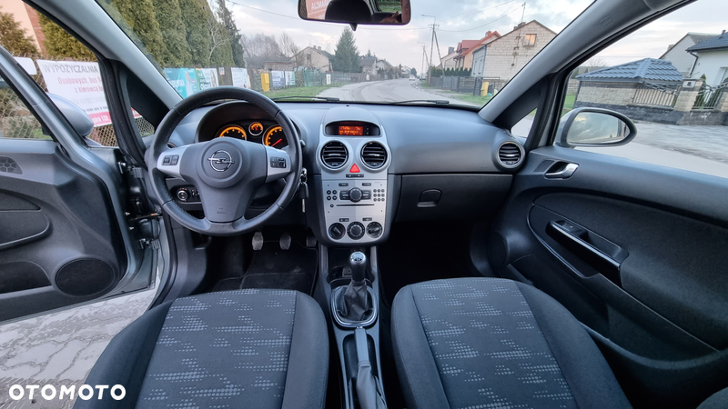 Opel Corsa 1.4 16V Cosmo - 16