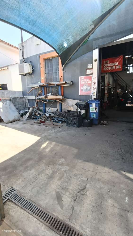 Armazém | Diversas utilidades, inserido em lote de 251 m2-13