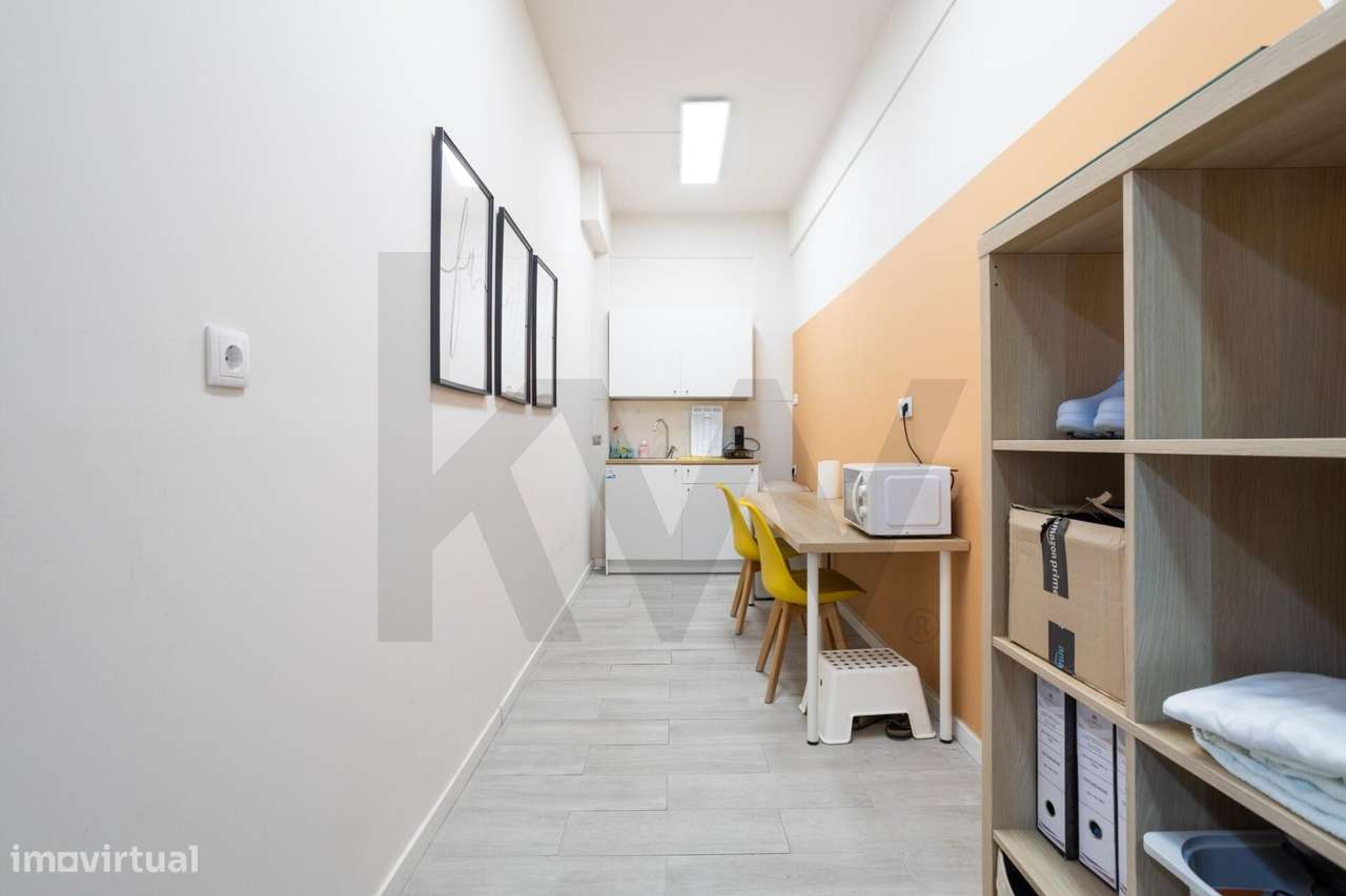 Espaço comercial na Cova Piedade com 166 m2 e Forte Potencial de Rendi-22