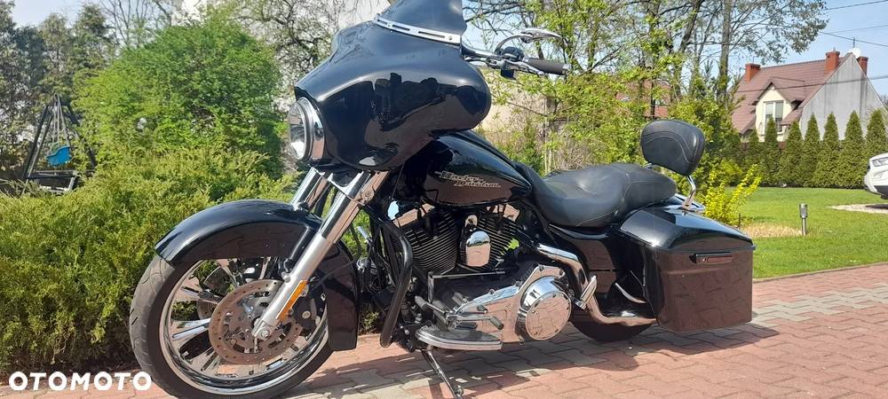 Harley-Davidson Touring Street Glide - 13