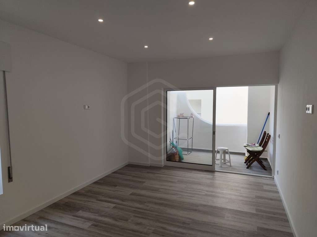 Apartamento T1 a 100 metros da praia de Quarteira, Algarve - Grande imagem: 4/11