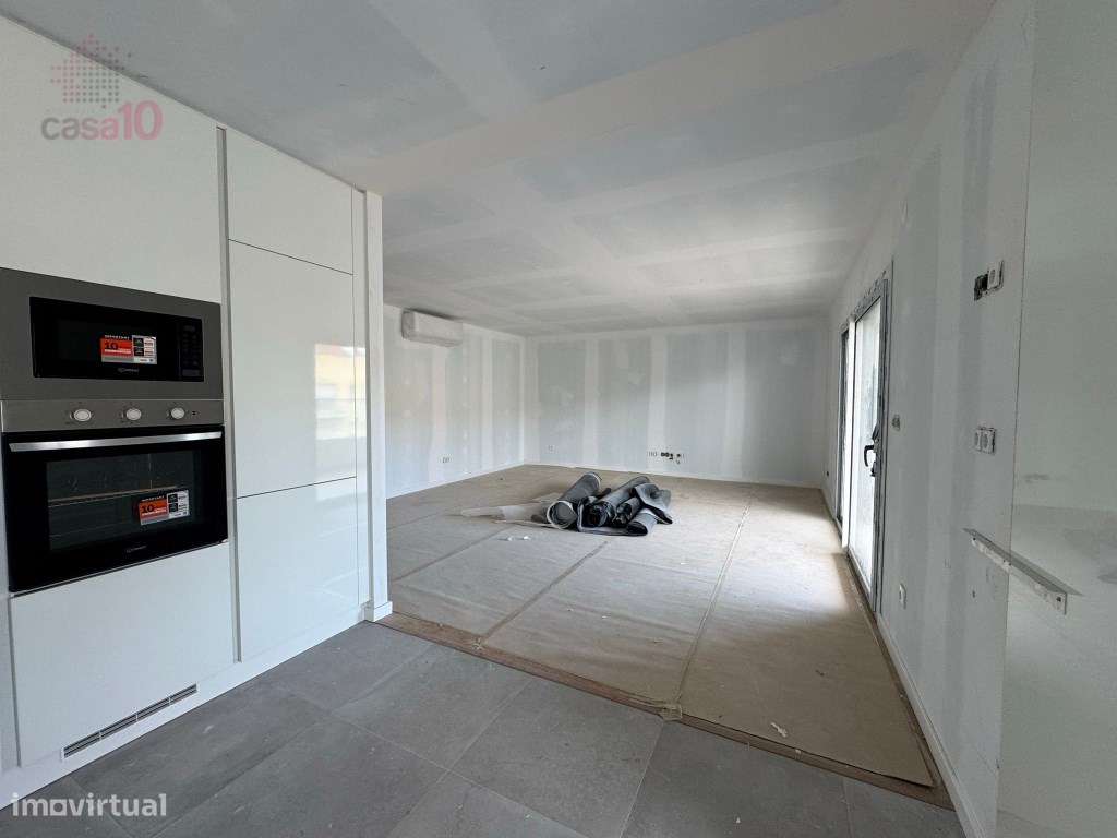 T4 duplex, com excelente terraço, para arrendar no Montijo - Grande imagem: 2/14