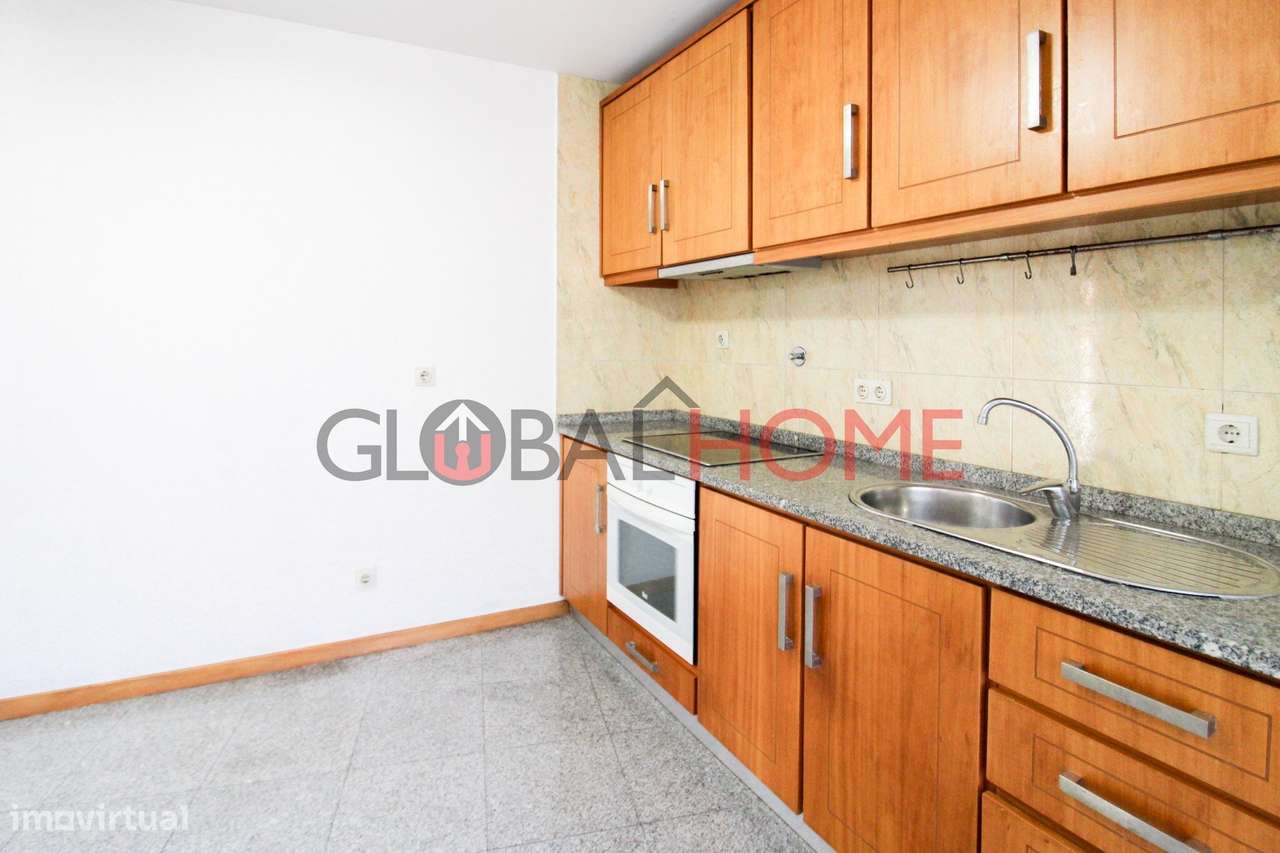 Apartamento T3 na Avenida da Carvalha-13