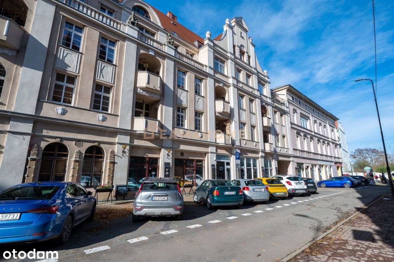 Mieszkanie w ścisłym centrum - dobra cena!-12