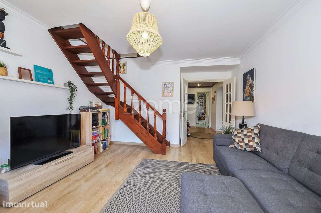 Apartamento T2+2 Duplex com garagem box no centro de Alcabideche - Grande imagem: 4/33
