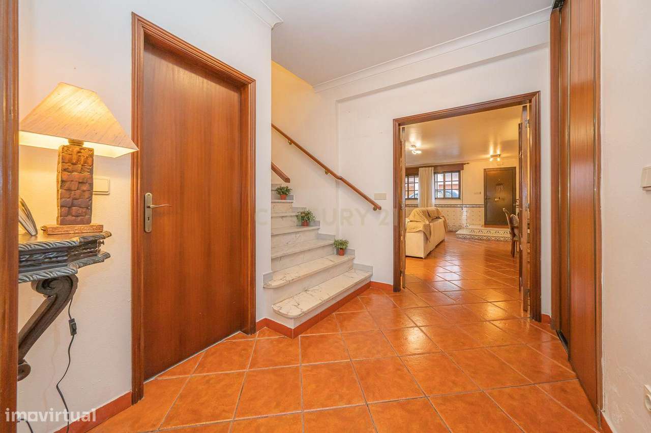 Moradia T4, com Logradouro, no Bairro Santos Nicolau em Setúbal - Grande imagem: 5/41