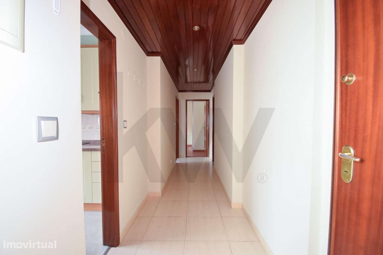 Apartamento T2 | Parqueamento e Arrecadação | Casal da Carochia, Ramad-5