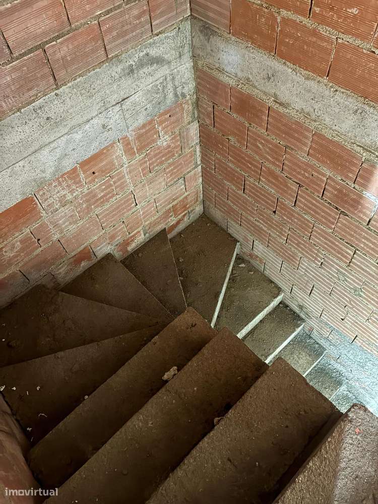 Moradia T4 com jardim e garagem em Aveiro - Grande imagem: 5/14