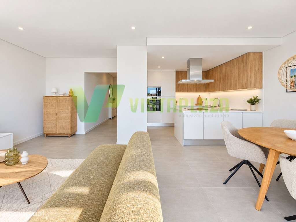 Apartamento T2 com Terraço Privativo, Piscina e Garagem Box em Alvo...-9