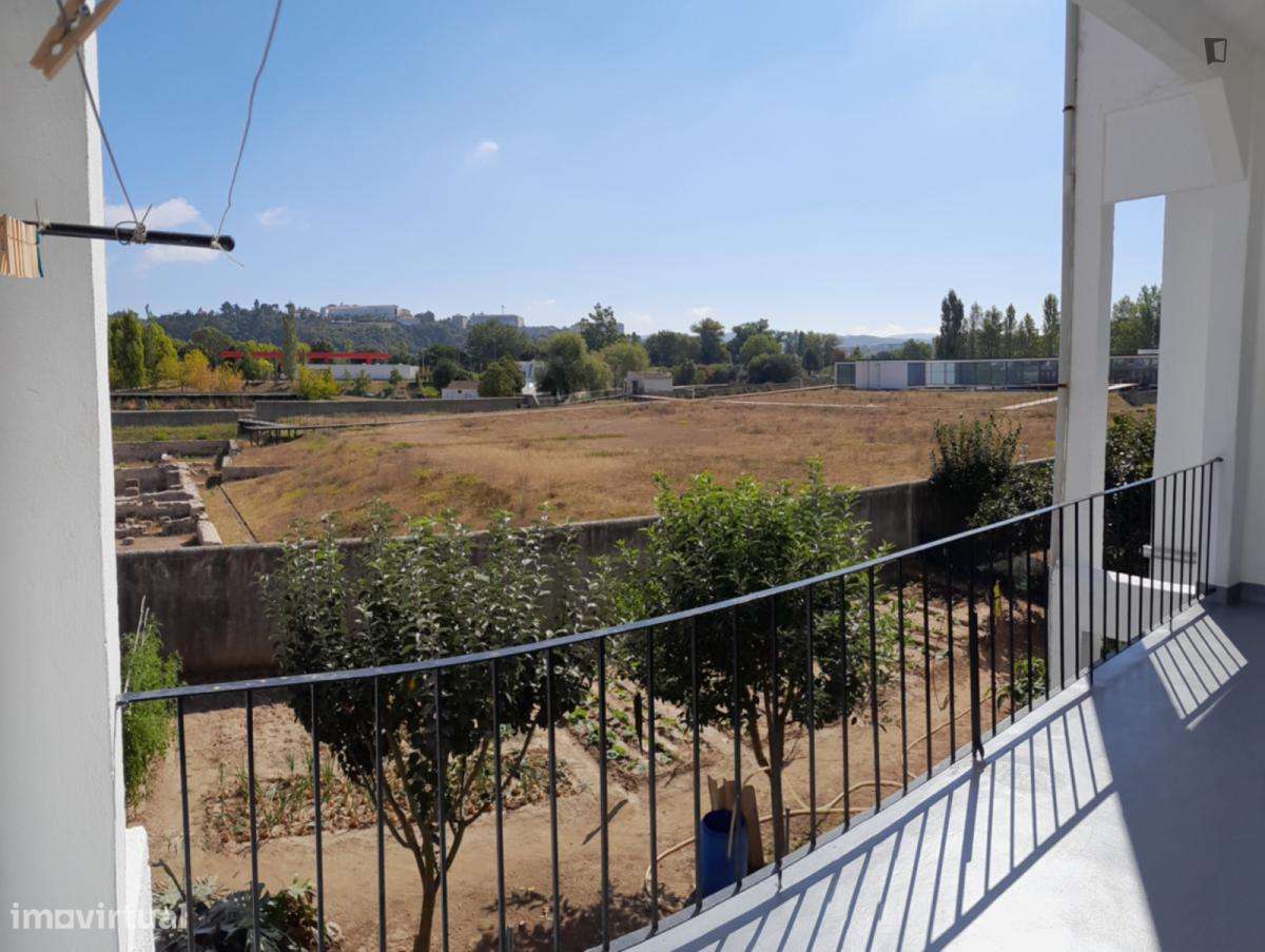 Quarto - localizado em Baixa de Santa Clara Coimbra - Grande imagem: 3/6