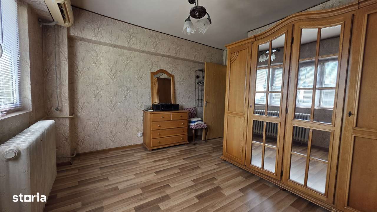 Vanzare apartament 3 camere Titulescu, an 1982, doua bai-2