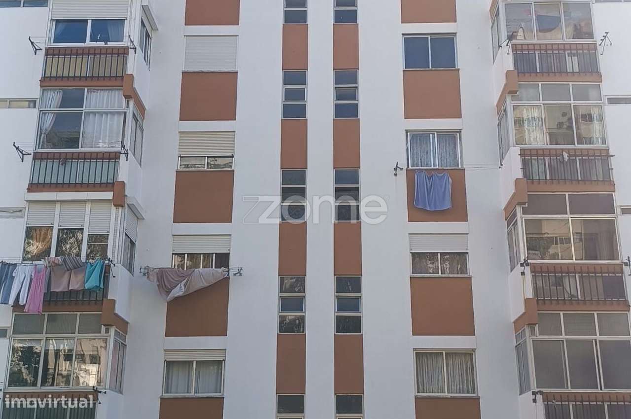 Excelente Apartamento T1 Monte Abraão com Vista Serra - Grande imagem: 5/13
