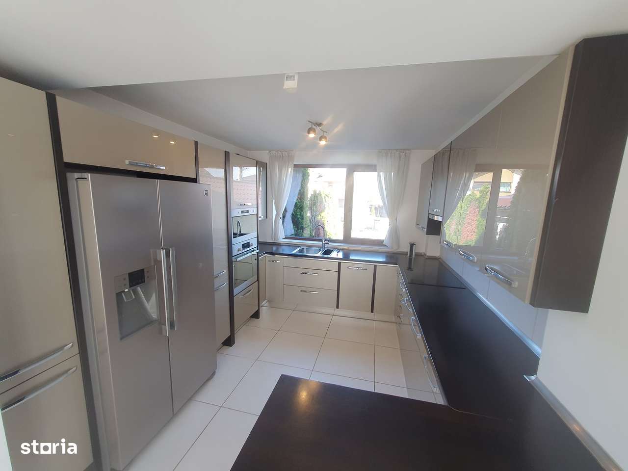 Inchiriere Vila Balotesti,intre case,asfalt,790 euro/luna - Imagine principală: 3/14