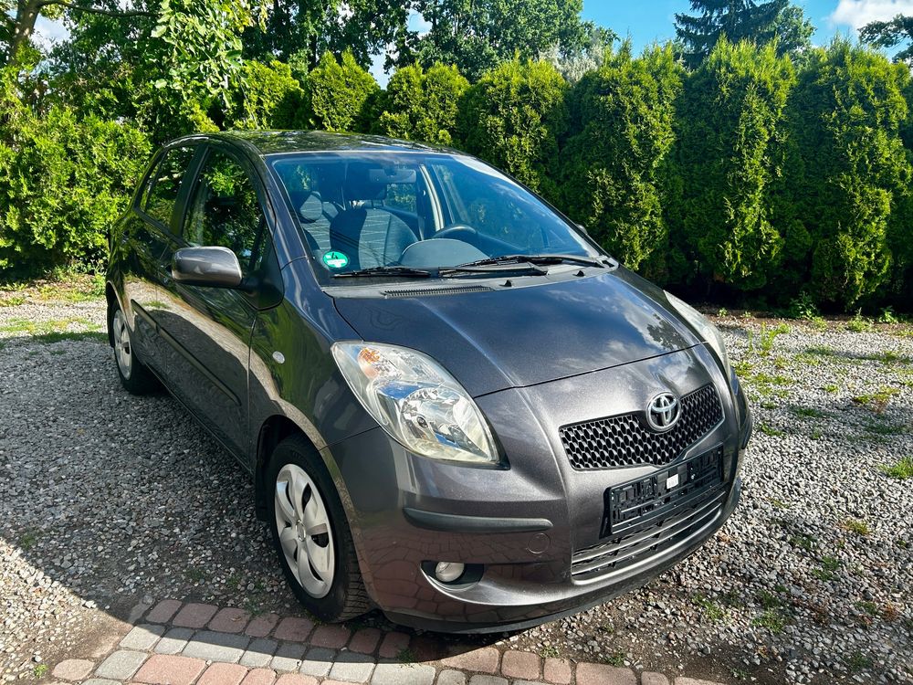 Toyota Yaris II (2005-2011) 1.3 VVT-i Executive 2009