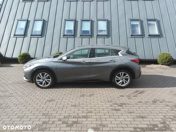 Infiniti QX30 2.0t Luxe Tech AWD 7DCT - 4