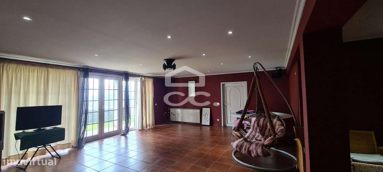 Vivenda de luxo com piscina e vistas deslumbrantes a minutos do centro-50